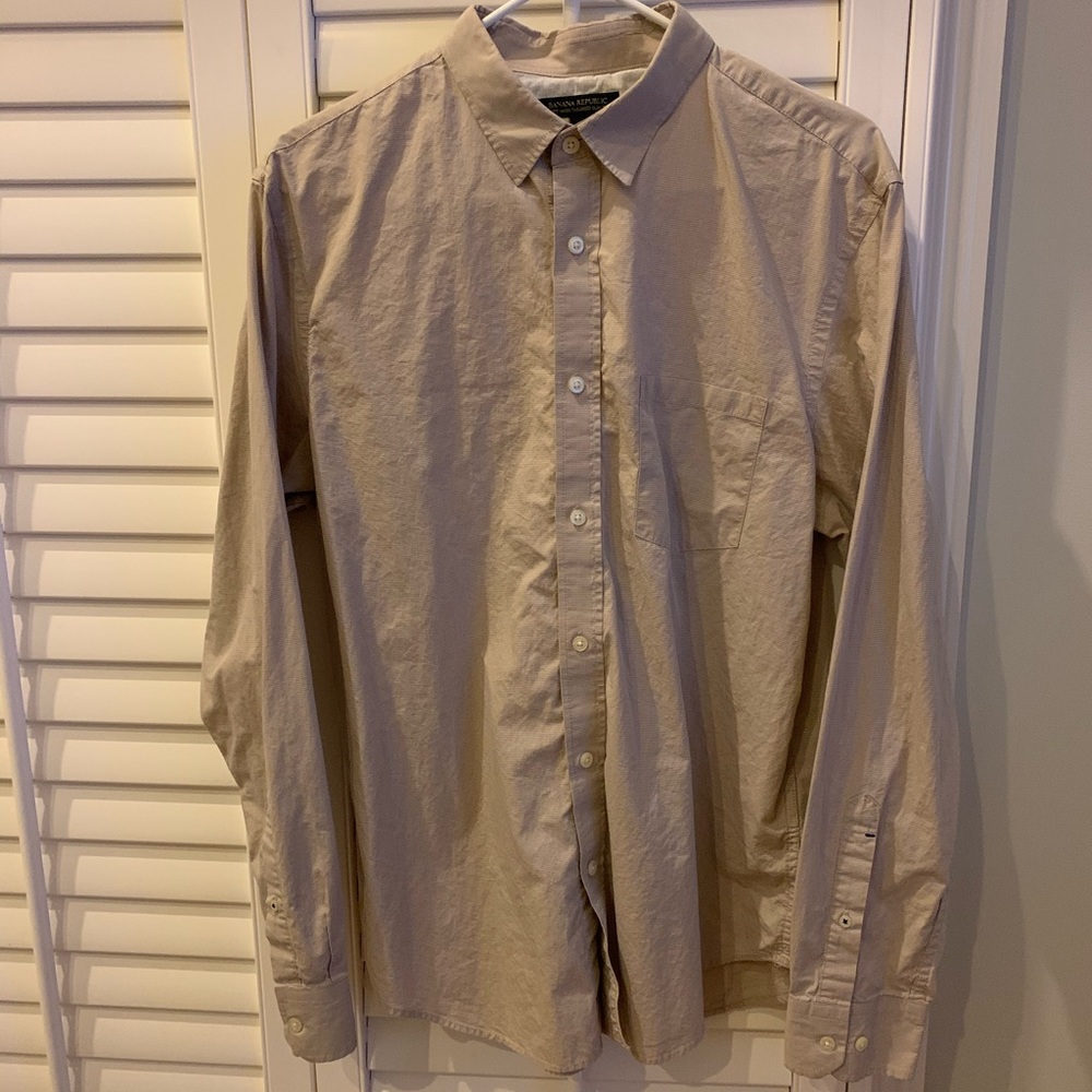 3:$23... Banana Republic Tailored Slim Fit - Large